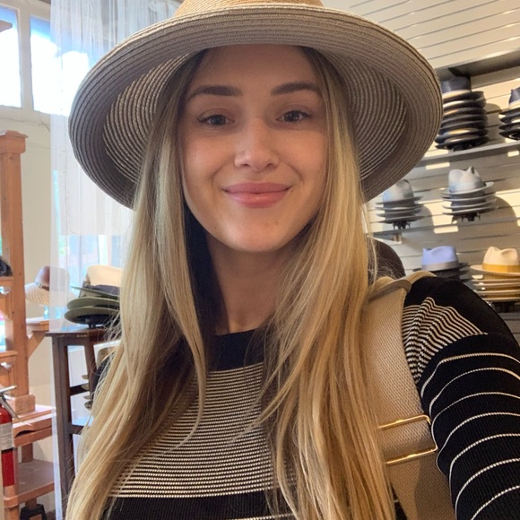 Meet your Posher, Chaney - Picture 1 of 1